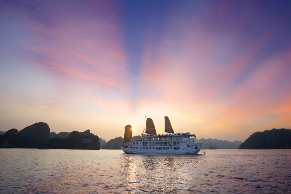 Aphrodite Cruise Ha Long Exterior photo