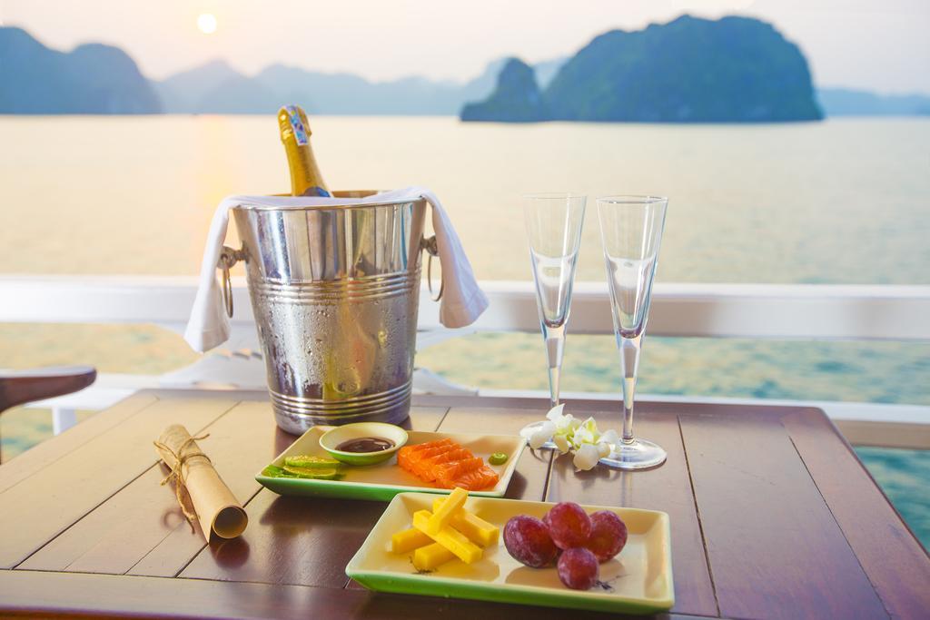 Aphrodite Cruise Ha Long Exterior photo