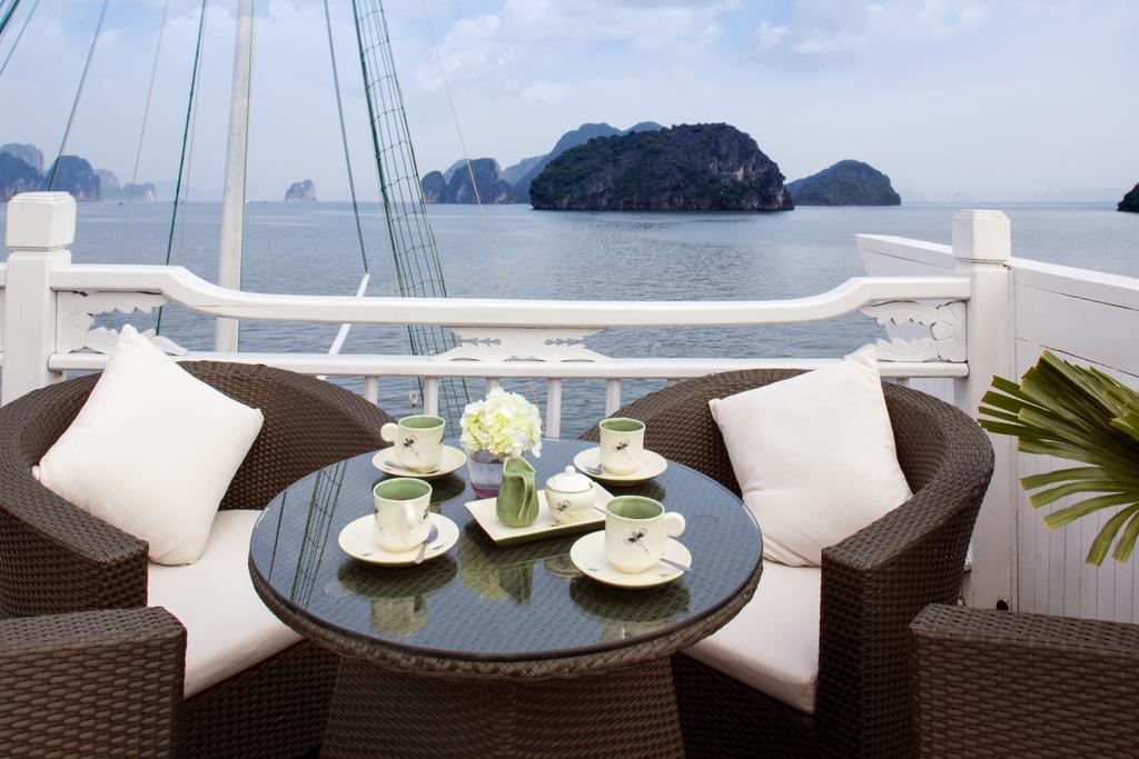 Aphrodite Cruise Ha Long Exterior photo