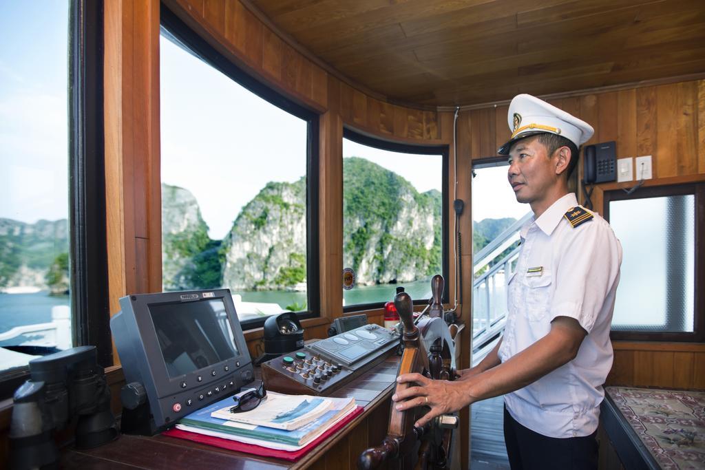 Aphrodite Cruise Ha Long Exterior photo